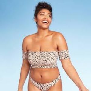 Women's Smocked Underwire Bandeau Bikini Top
